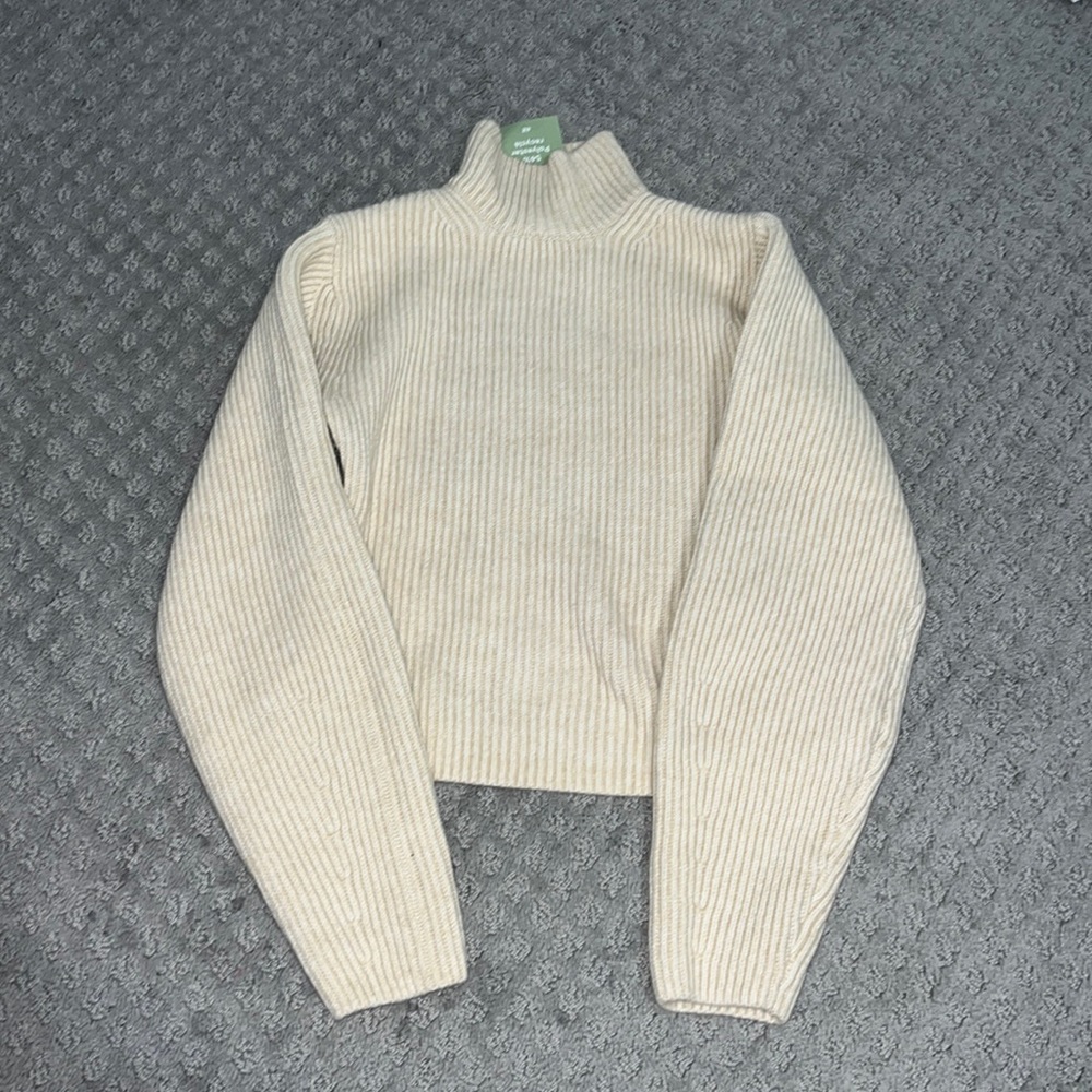 NEVER WORN!! Collared H&M sweater